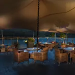 Отель The Avon 4*